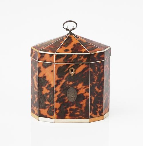 A GEORGE III TORTOISESHELL VENEERED IVORY STRUNG SILVER MOUNTED TEA CADDY