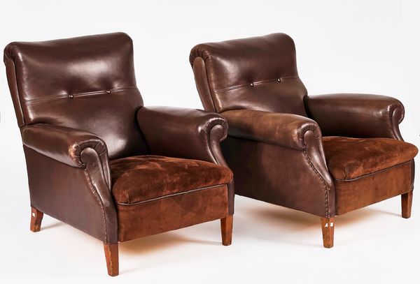 A PAIR OF MID-20TH CENTURY EASY ARMCHAIRS