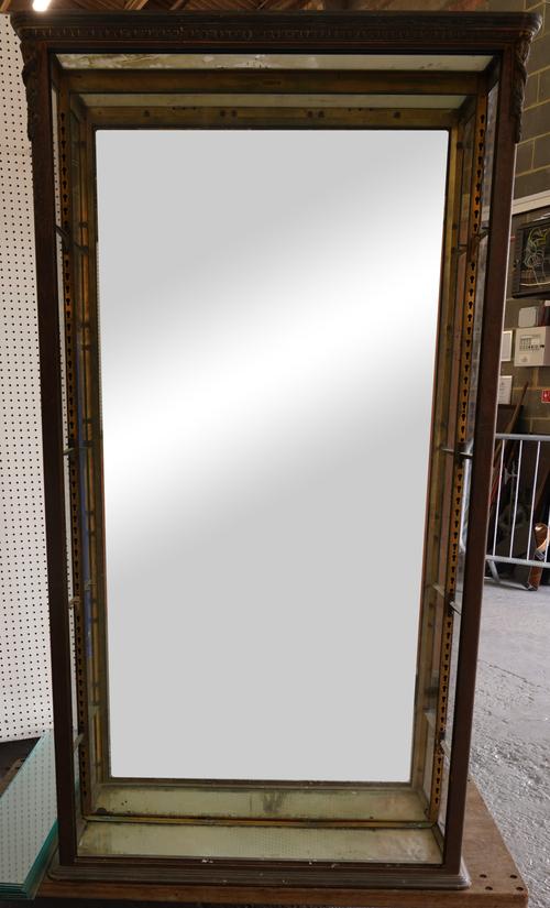 SIEGEL PARIS; A PAIR OF GILT BRONZE FLOOR STANDING MIRROR BACK DISPLAY CABINETS (2)