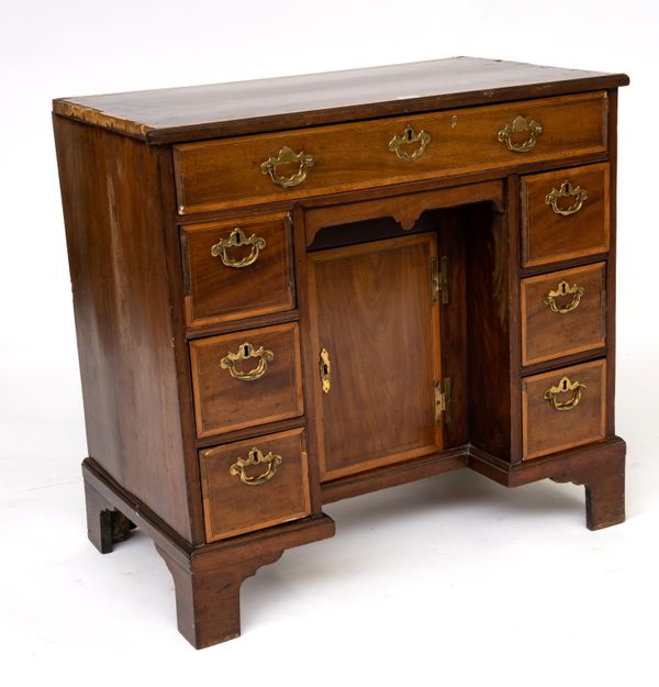 AN 18TH CENTURY INLAID MAHOGANY KNEEHOLE WRITING DESK