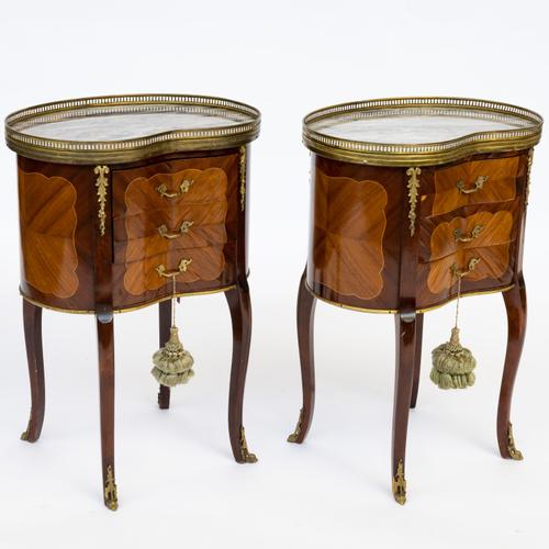 A PAIR OF 18TH CENTURY STYLE FRENCH MARBLE AND GILT-METAL MOUNTED KIDNEY SHAPED THREE DRAWER BEDSIDE TABLES (2)