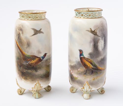 A PAIR OF ROYAL WORCESTER VASES (2)