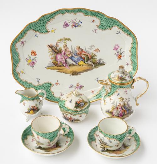 A MEISSEN OUTSIDE-DECORATED TETE-A-TETE  (10)