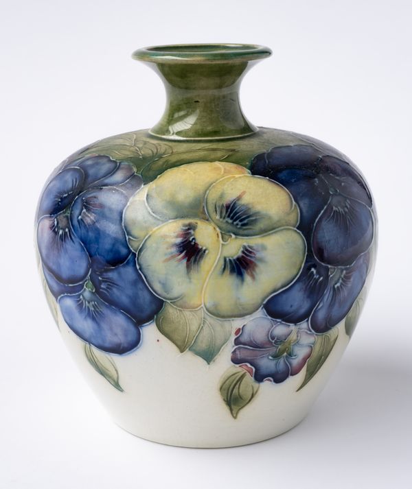 A MOORCROFT MACINTYRE VASE