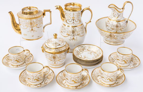 A PARIS PORCELAIN PART TEA AND COFFEE SERVICE (25)