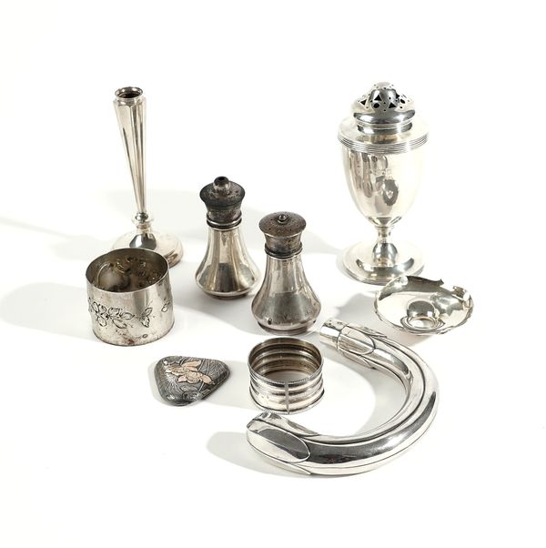 A GROUP OF SILVER AND FOREIGN WARES  (9)