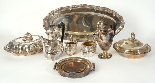 A GROUP OF PLATED WARES (8)