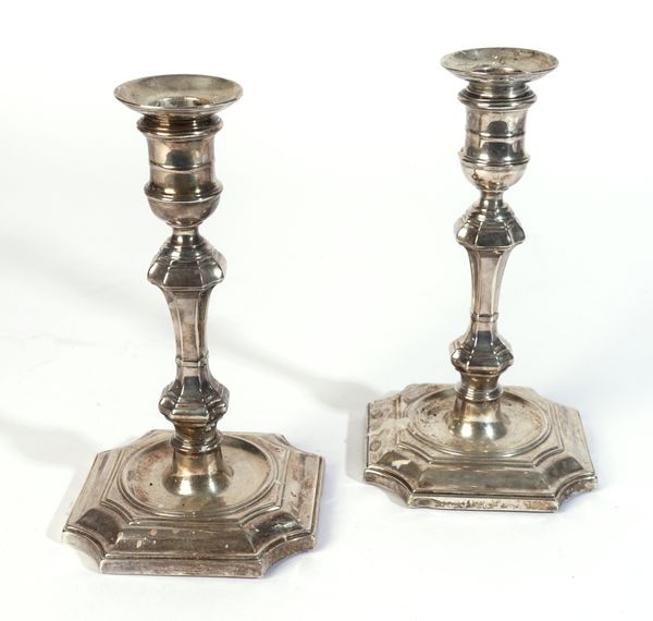 A PAIR OF LATE VICTORIAN SILVER TABLE CANDLESTICKS (2)