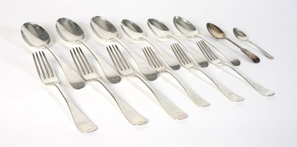 FOURTEEN PIECES OF SILVER TABLE FLATWARE (14)