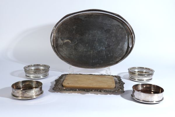 A GROUP OF PLATED WARES (6)