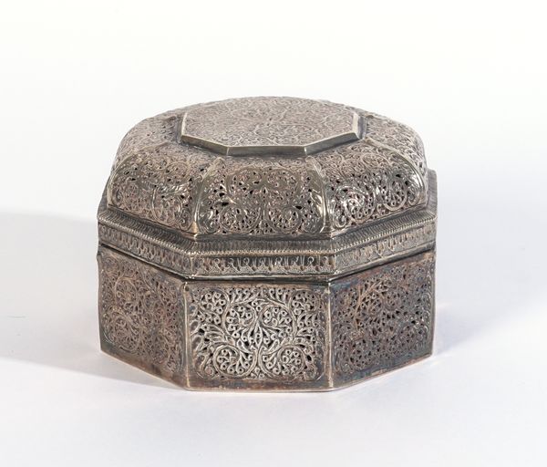 AN ASIAN OCTAGONAL BOX