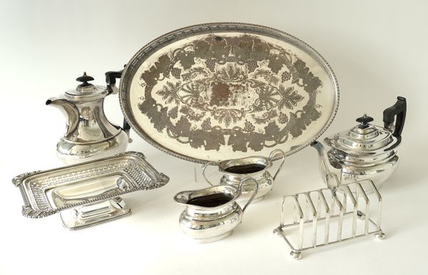 A GROUP OF PLATED WARES (7)