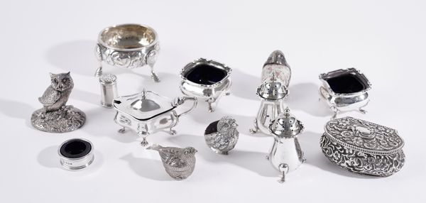 A GROUP OF SILVER AND FOREIGN WARES (13)