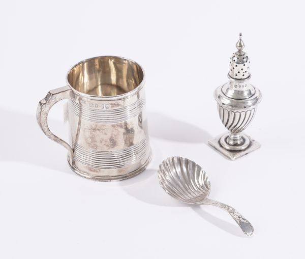 A VICTORIAN SILVER MUG AND TWO FURTHER SILVER ITEMS (3)