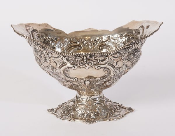 A VICTORIAN SILVER FRUIT BASKET