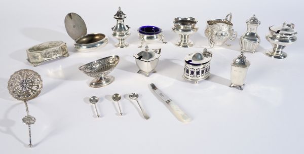 A GROUP OF SILVER, FOREIGN AND PLATED WARES (17)