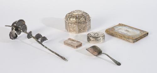 A GROUP OF MOSTLY FOREIGN WARES (6)