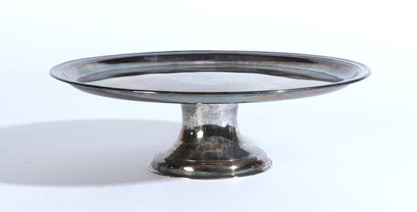 AN EARLY GEORGE I SILVER PEDESTAL TAZZA