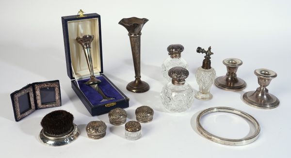 A GROUP OF SILVER MOUNTED WARES (14)