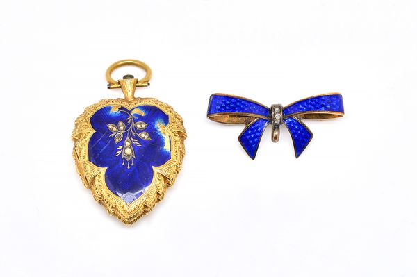 A GOLD AND ENAMEL FOB WATCH AND A GOLD AND ENAMEL BOW BROOCH (2)