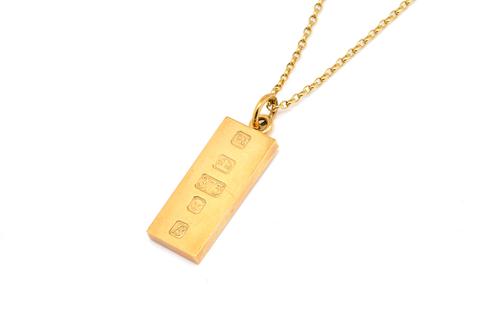 A 9CT GOLD INGOT PENDANT WITH A 9CT GOLD NECKCHAIN (2)