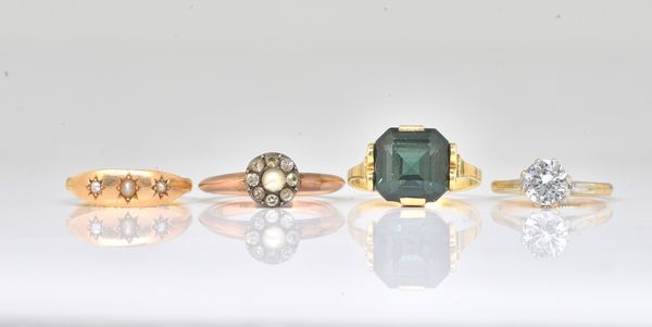 FOUR GOLD AND GEM SET RINGS (4)