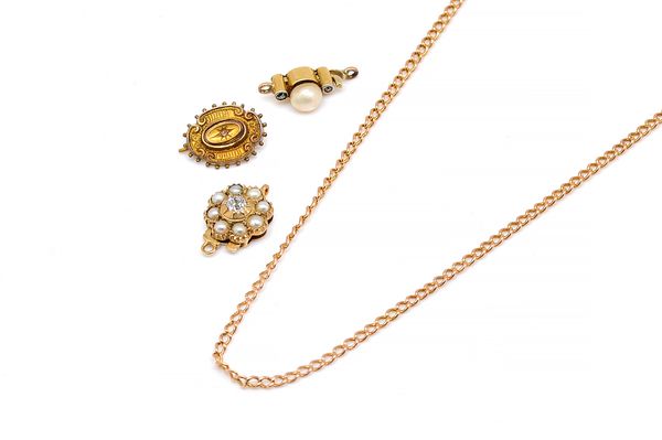 A GOLD NECKCHAIN AND THREE FURTHER ITEMS (4)