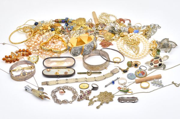 TWO SILVER BANGLES AND A QUANTITY OF MOSTLY COSTUME JEWELLERY (QTY)