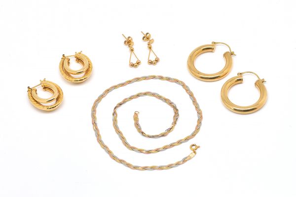 A 9CT THREE COLOUR GOLD NECKLACE AND THREE PAIRS OF GOLD EARRINGS (4)