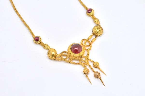 A VICTORIAN GOLD AND CARBUNCLE GARNET NECKLACE