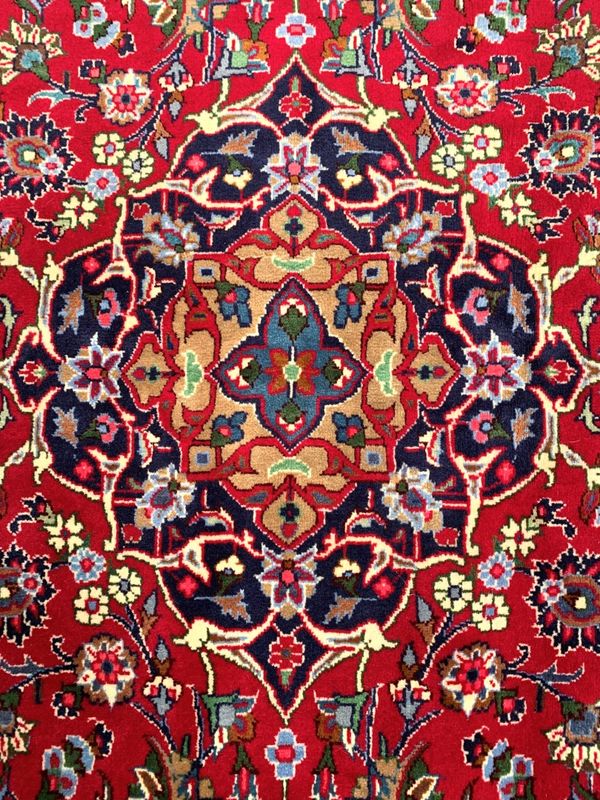 A SAROUGH RUG