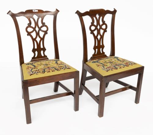 A PAIR OF GEORGE III MAHOGANY SIDE CHAIRS (2)