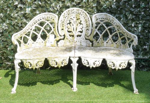 A WHITE PAINTED ALUMINIUM CHAIR BACK GARDEN BENCH