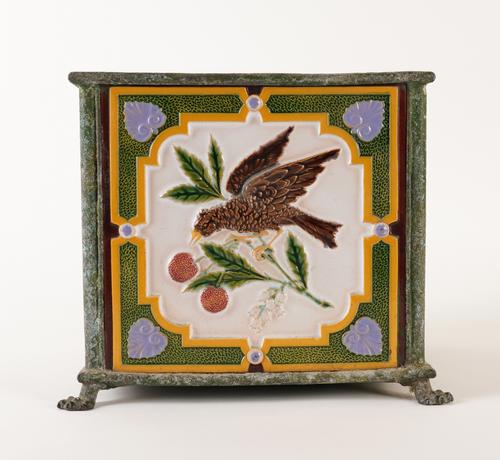 To collect 11.7.23 * A MINTON MAJOLICA TILE JARDINIERE