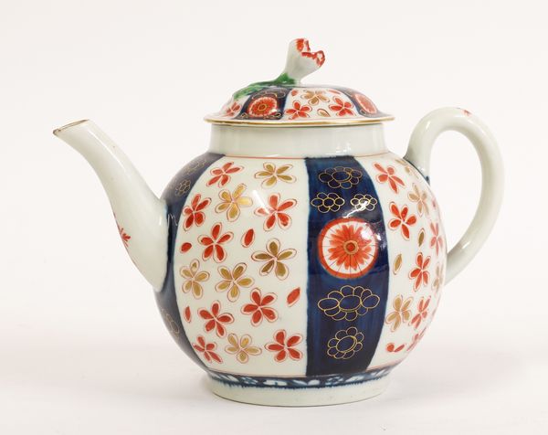 A WORCESTER `JAPAN' PATTERN GLOBULAR TEAPOT AND COVER (2)