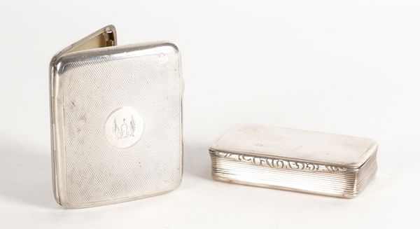 A SILVER SNUFF BOX AND A SILVER CIGARETTE CASE (2)