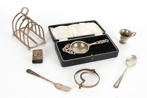 A GROUP OF SILVER (7)