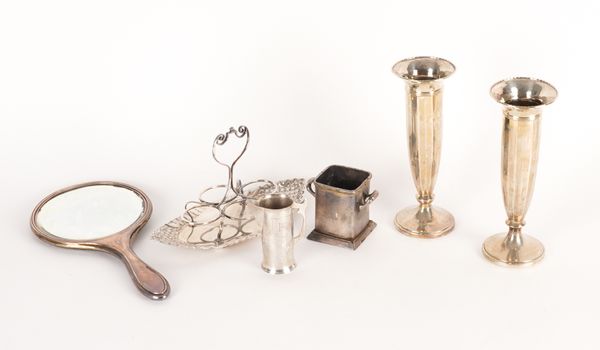 A GROUP OF SILVER AND PLATED WARES (6)