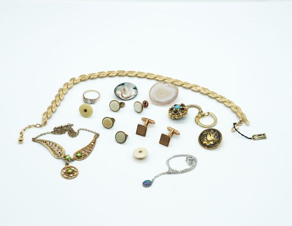 A 9CT GOLD, OPAL AND COLOURLESS GEMS ET THREE STONE RING AND A SMALL GROUP OF COSTUME JEWELLERY (15)