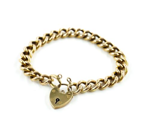 A GOLD HOLLOW CURB LINK BRACELET