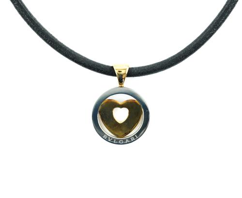 A BVLGARI PENDANT NECKLACE