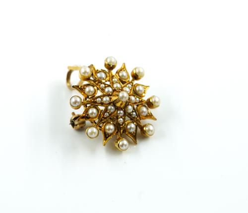 A GOLD AND SEED PEARL PENDANT BROOCH