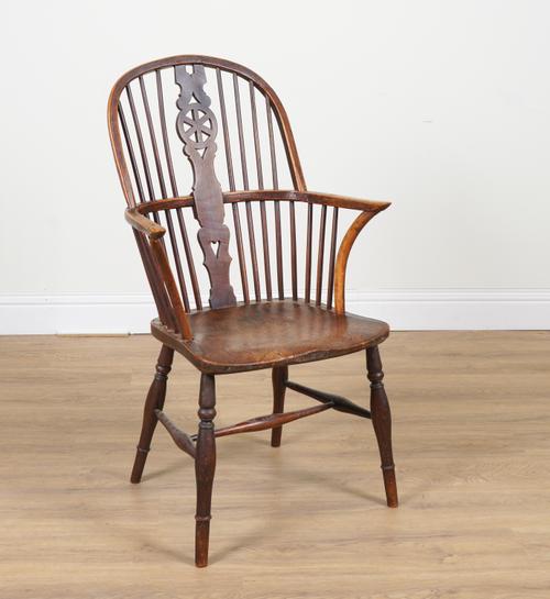 A 19TH CENTURY ASH AND ELM WHEELBACK WINDSOR CHAIR