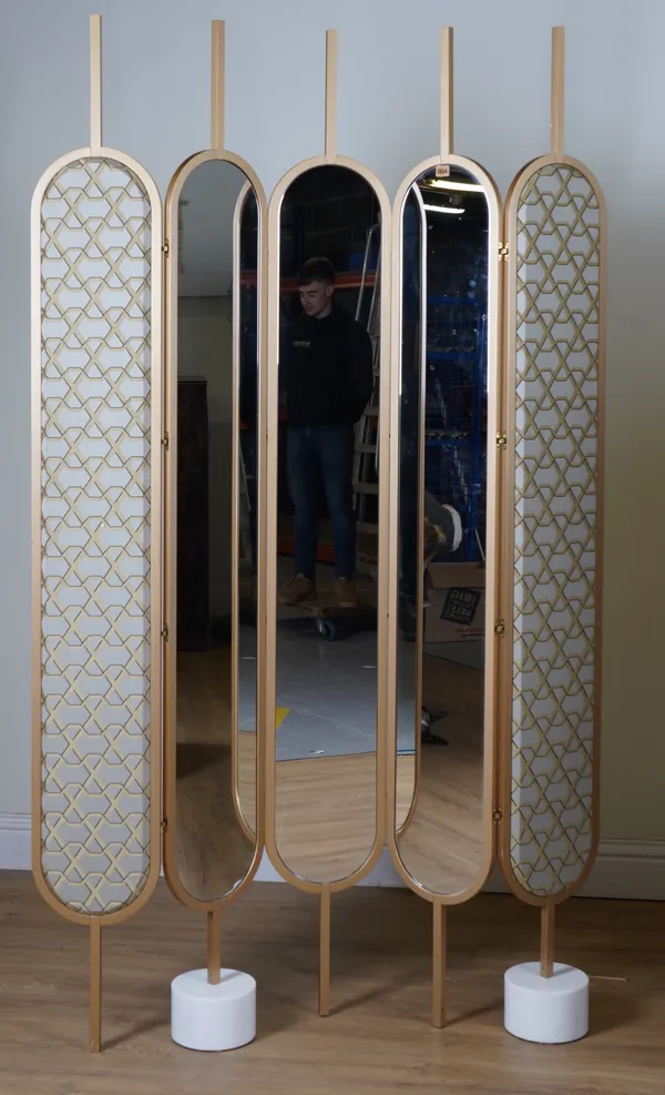 A GOLD PAINTED FIVE FOLD ROOM DIVIDER