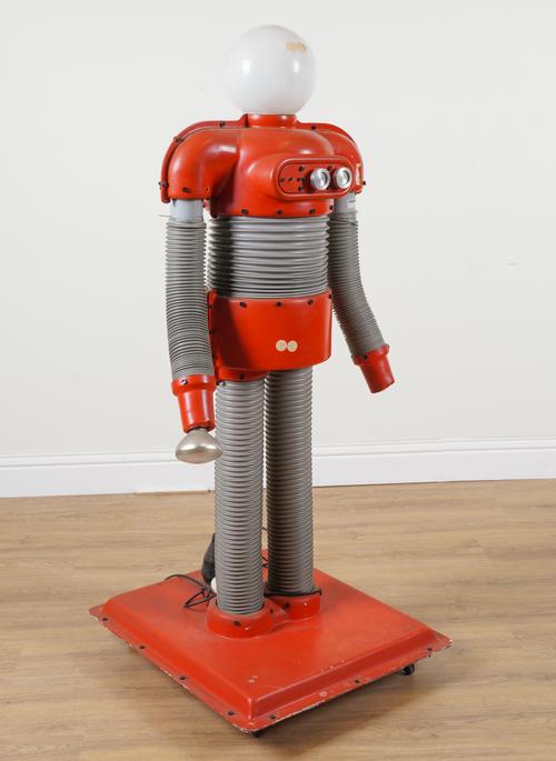 A MID 20TH CENTURY MODEL OF A ROBOT