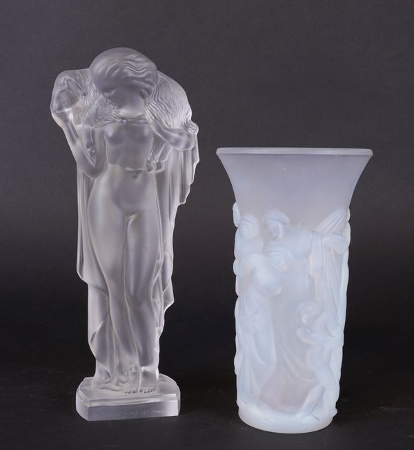 AN ART DECO  STYLE SEVRES GLASS FIGURE  (2)