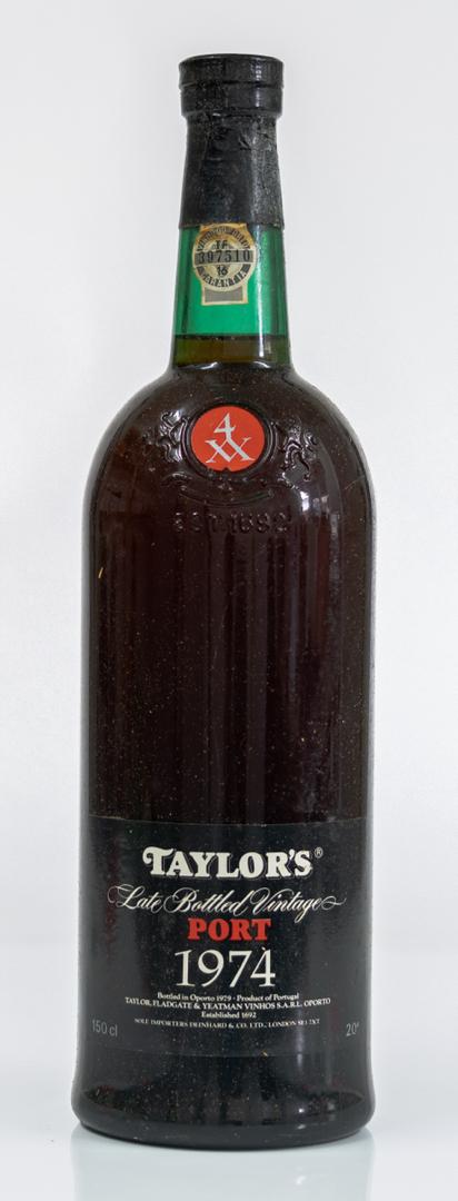 ONE 75cl BOTTLE OF BOLLINGER VINTAGE BRUT CHAMPAGNE 1973 BOXED AND ONE WOODEN CASED BOTTLE OF TAYLORS PORT 1974  (2)