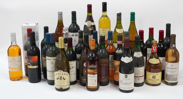 A LARGE GROUP OF WINE TO INCLUDE THREE BOTTLES OF MOUTON CADET (32)