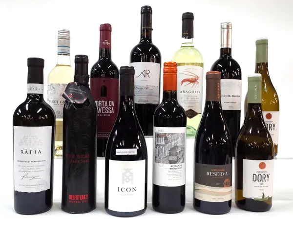 12 BOTTLES ITALIAN AND PORTUGUESE RED AND WHITE WINE