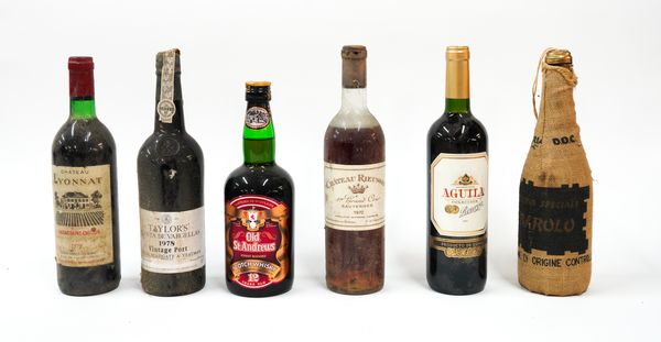 A BOTTLE OF PORT, A NOVELTY ST ANDREWS WHISKY CADDY AND FOUR BOTTLES OF WINE (6)